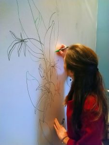 je dessine sur un mur